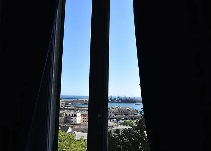 La Casa Sulla Mattonata, Con Vista Vicino Alla Stazione Principe