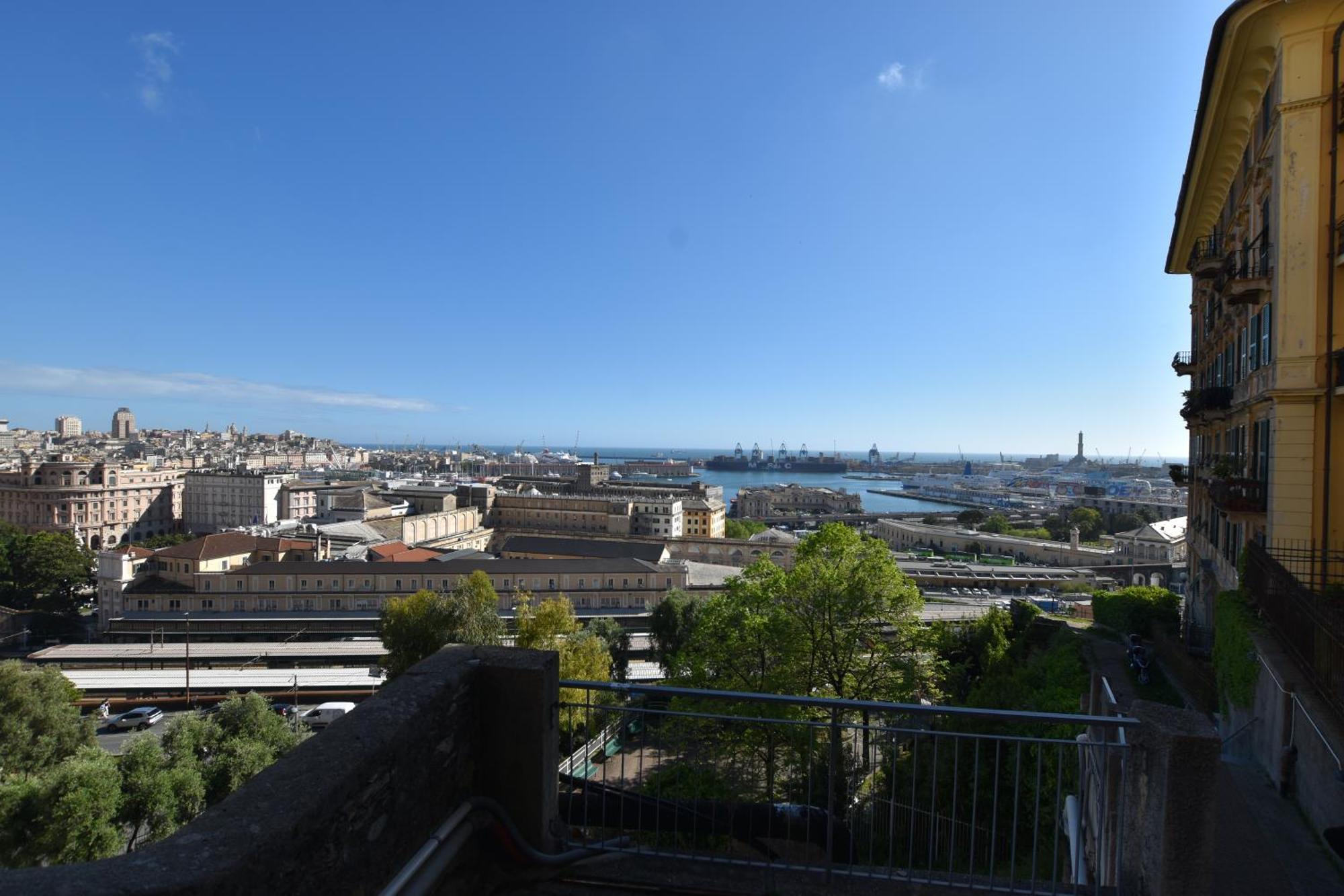 Apartment La Casa Sulla Mattonata, Con Vista Vicino Stazione Principe